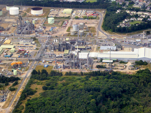 Shell Oil Roxana Refinery and Clark Refinery Asbestos Claims: A Legal Guide for Illinois Workers