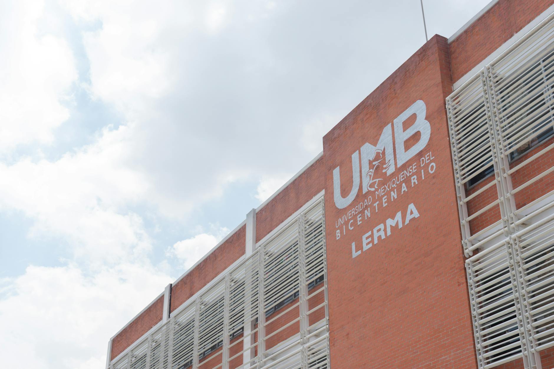 Asbestos Exposure at Western Illinois University Macomb Illinois campus — Illinois: Former Worker Claims